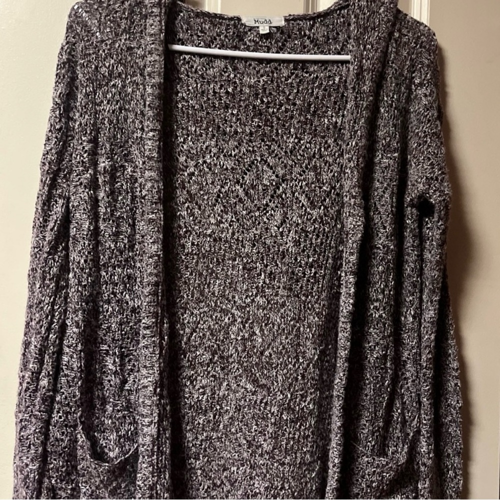 Women’s 
Sweater 
size Small 
Mudd 
Excellent Condition